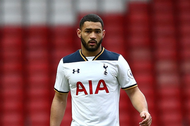 Tottenham Hotspur chính thức triệu hồi Cameron Carter-Vickers trở lại |  Bóng Đá