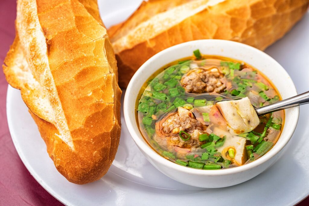 Top 13 địa chỉ bánh mì xíu mại Đà Lạt ngon giá bình dân