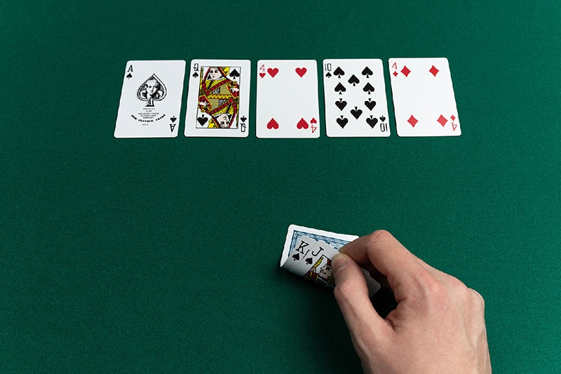 Texas Hold'em Poker - Một biến thể Poker được hàng nghìn người yêu thích