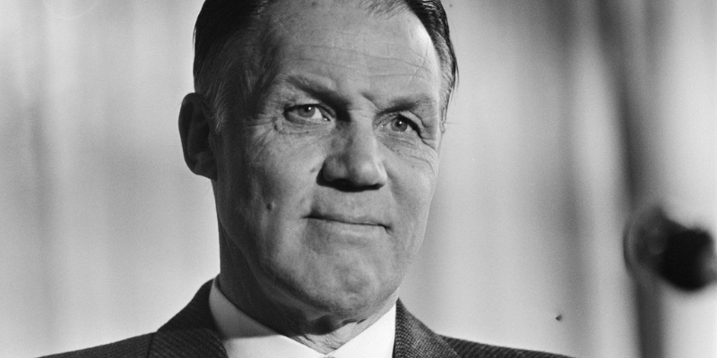 HLV Huyền Thoại Rinus Michels: Kiến Trúc Sư Của Bóng Đá Tổng Lực
