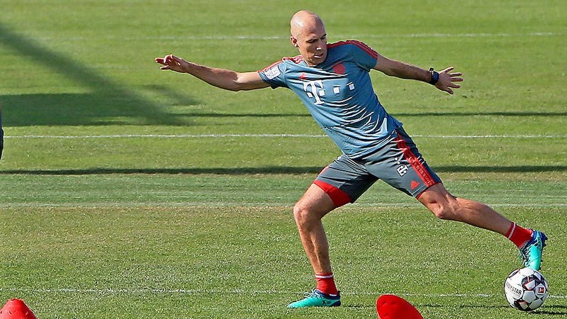 Thứ tự hào nhưng cũng gây khó khăn cho cầu thủ Arjen Robben Cầu thủ Arjen Robben - Đôi chân pha lê mỏng manh, kiêu hãnh