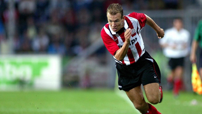 Cầu thủ Arjen Robben đã từng được coi là ngôi sao sáng giá tại Hà Lan Cầu thủ Arjen Robben - Đôi chân pha lê mỏng manh, kiêu hãnh