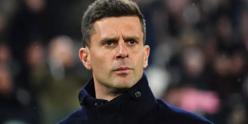 Thiago Motta trong màu áo Genoa