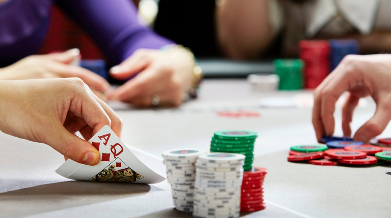 Cách Đọc Bài Poker - Đánh Bài Của Đối Thủ Với Độ Chính Xác Cao