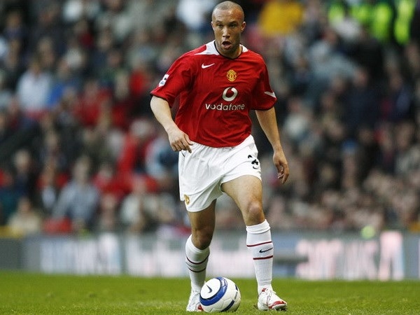 Thi đấu cho Quỷ đỏ thành Manchester trong 9 năm, Mikael Silvestre đã cùng đội chủ sân Old Trafford giành 10 danh hiệu, trong đó có 4 chức vô địch Ngoại hạng Anh và 1 cúp C1 châu Âu mùa giải 2007/08.